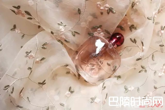 阿玛尼愉悦天空香水_盘点2017年十大美貌诱人新香味儿