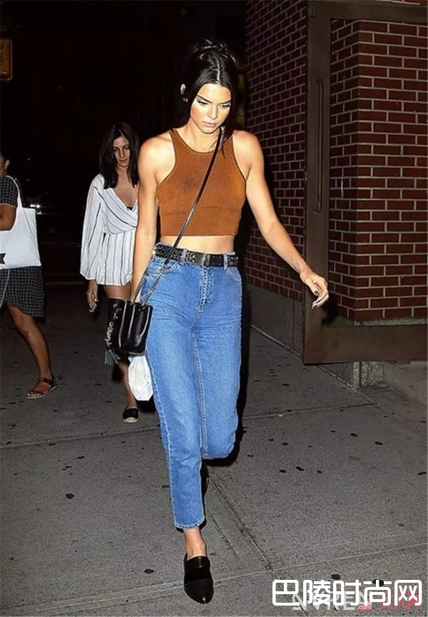 Girlfriend jeans女友裤如何搭配_腿粗妹子的福音 今年流行的牛仔裤完美遮挡你的小粗腿