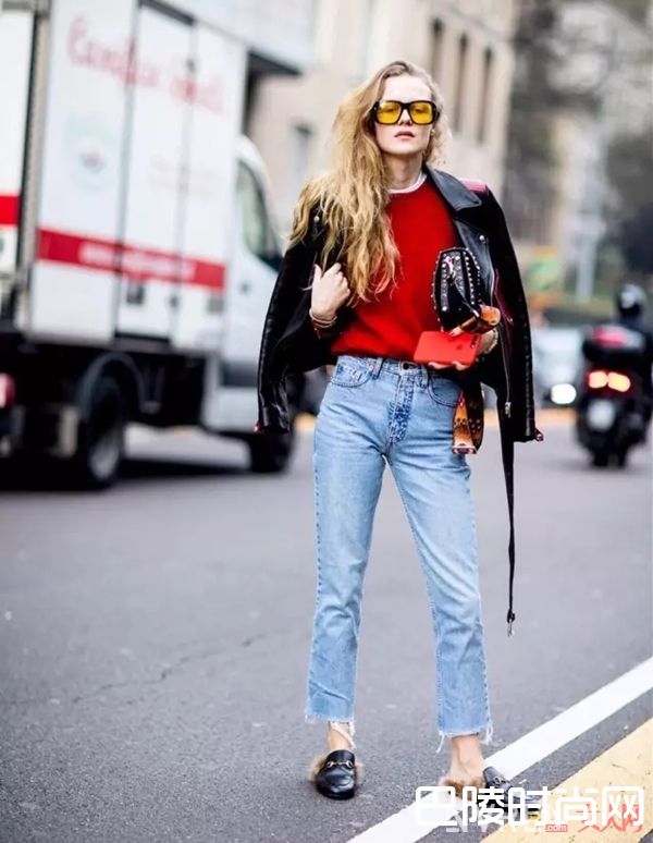 直筒牛仔裤怎么搭配_腿粗妹子的福音 今年流行的牛仔裤完美遮挡你的小粗腿