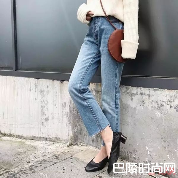 超高腰的“老妈裤”如何搭配_腿粗妹子的福音 今年流行的牛仔裤完美遮挡你的小粗腿