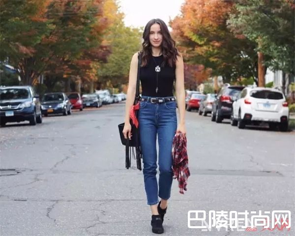 Girlfriend jeans女友裤如何搭配_腿粗妹子的福音 今年流行的牛仔裤完美遮挡你的小粗腿