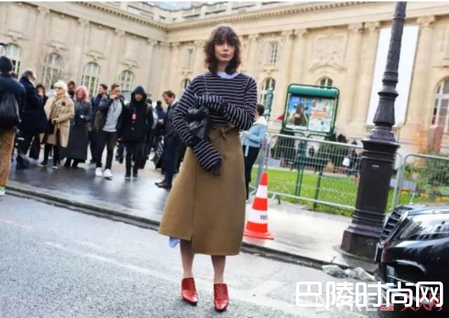 胯宽该穿什么样的短裙_10个显瘦穿搭术，胯宽姑娘也能穿出纤细身材！