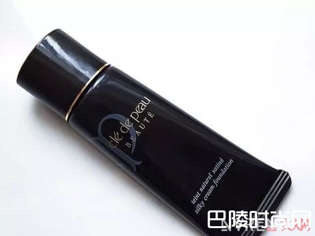 好用的粉底推荐_同样是影后，为什么周冬雨的妆比章子怡干净100倍？