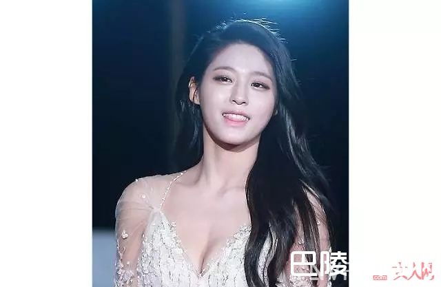 怎么画彩妆才不会显脏_同样是影后，为什么周冬雨的妆比章子怡干净100倍？