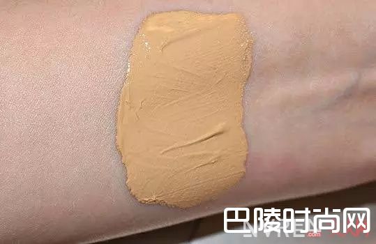 好用的粉底推荐_同样是影后，为什么周冬雨的妆比章子怡干净100倍？