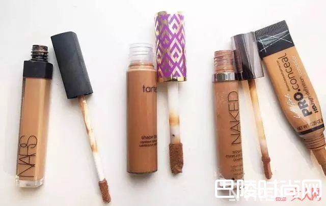 哪些底妆产品能让妆效干净自然_同样是影后，为什么周冬雨的妆比章子怡干净100倍？