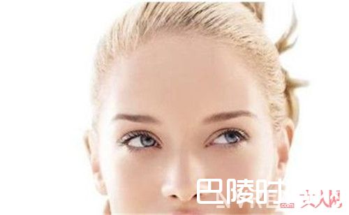 CPB精致眼霜对眼部肌肤松弛干纹有效吗_女人一生中值得拥有的10大眼霜,你用过了没？