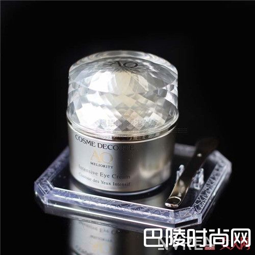 CPB精致眼霜简介_女人一生中值得拥有的10大眼霜,你用过了没?