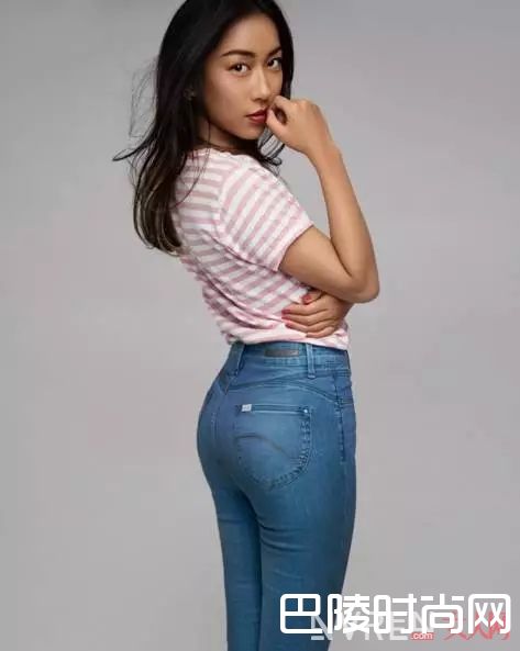 明星同款牛仔_永不过时的百搭神器 牛仔要怎么穿搭最好看