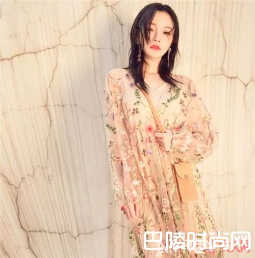 仙女裙如何穿搭_显瘦又百搭 这个夏天我们流行穿连衣裙