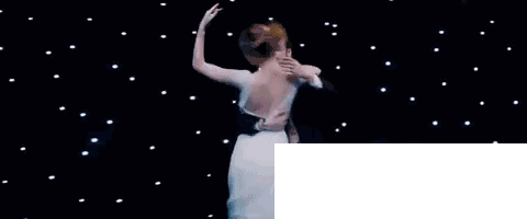 吊带露背裙如何搭配_显瘦又百搭 这个夏天我流行穿连衣裙