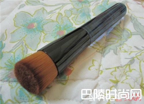 资生堂131粉底刷简介_推荐20件口碑美妆品：这些性价比高的日妆让你美如花