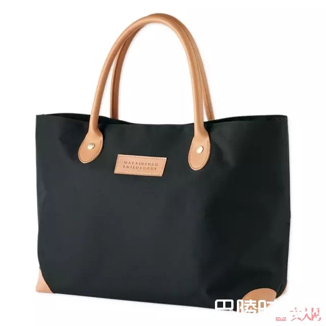 《InRed》赠品_50元就能把Gucci、Burberry带回家？去日本必买的5本时尚杂志