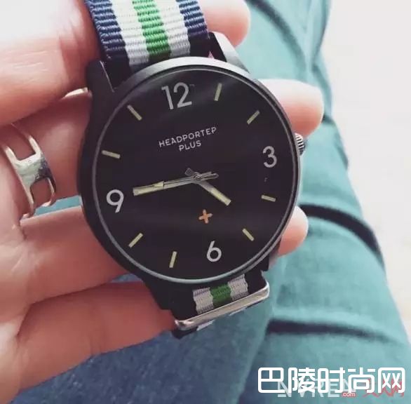 日本杂志送的化妆品小物_50元就能把Gucci、Burberry带回家?去日本必买的5本时尚杂志