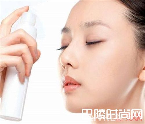 喷雾如何妙用_5分钟极速完妆出门？其实化妆不需要半小时