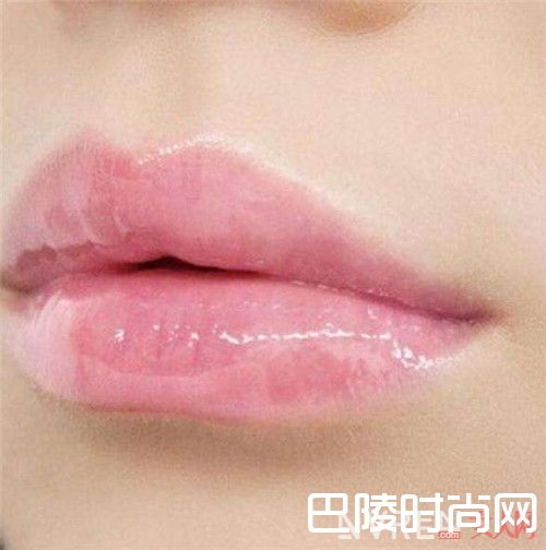 唇蜜如何妙用_5分钟极速完妆出门？其实化妆不需要半小时