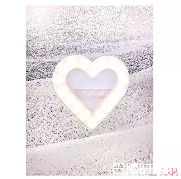 日本杂志送的化妆品小物_50元就能把Gucci、Burberry带回家?去日本必买的5本时尚杂志