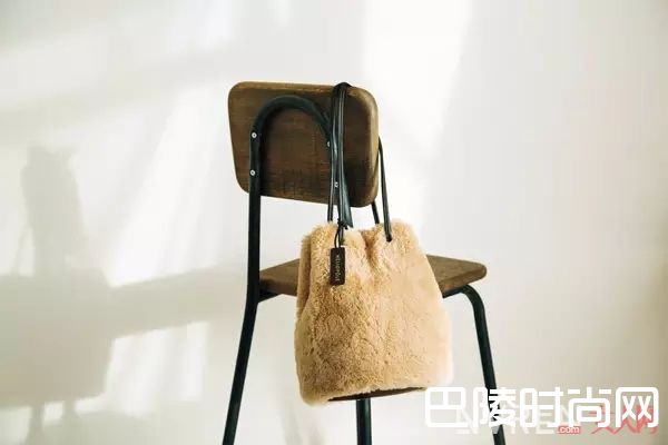 《リンネル》赠品_50元就能把Gucci、Burberry带回家？去日本必买的5本时尚杂志