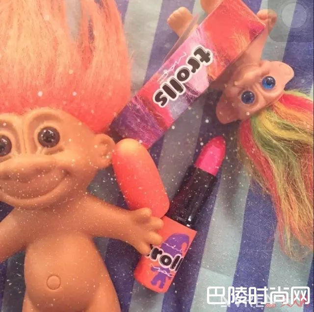 MAC巨魔娃娃系列_MAC携手抢钱系列 可能是全宇宙最喜欢拉帮结派的彩妆了！