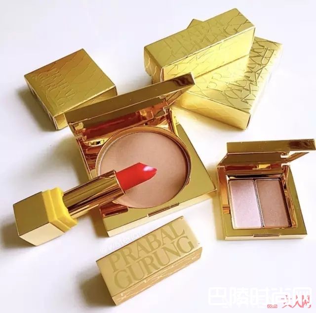 MAC和时装设计师跨界合作系列_MAC携手抢钱系列 可能是全宇宙最喜欢拉帮结派的彩妆了！