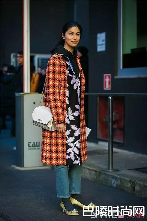 猫跟鞋怎么穿_今年流行怎样的单鞋?从这三款下手准没错!