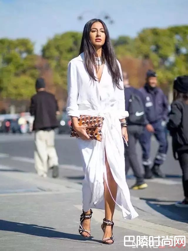 开衩连衣裙如何搭配_谁说要露才撩人，开衩”才是秀性感的最高境界！