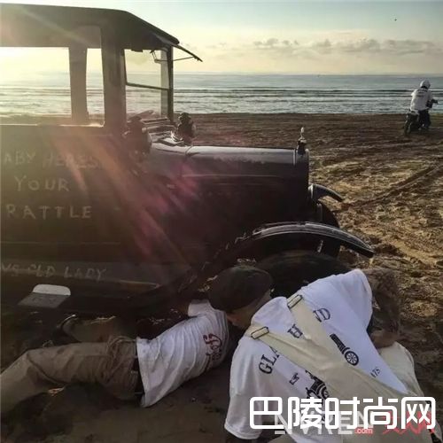 GLAD HAND & Co白T恤介绍_这三个品牌的白T恤 定能让你穿出夏天的味道