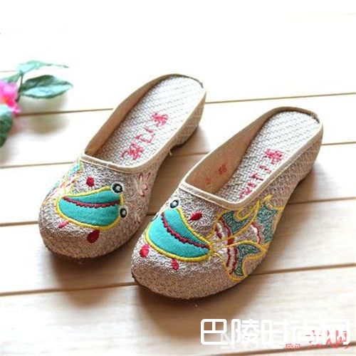 凉拖介绍_纳尼？原来这才是打开夏日衣橱的正确方式 