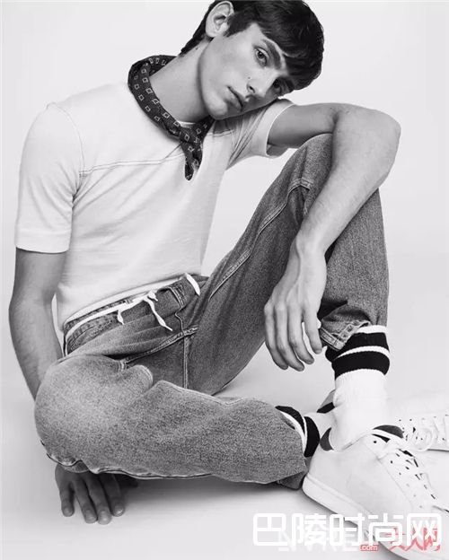 WOODWOOD白T恤介绍_这三个品牌的白T恤 定能让你穿出夏天的味道