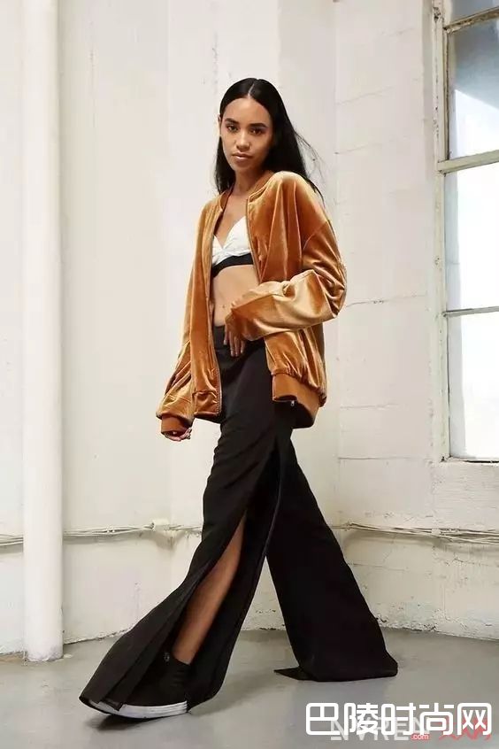 开衩裤如何搭配_谁说要露才撩人，开衩”才是秀性感的最高境界！