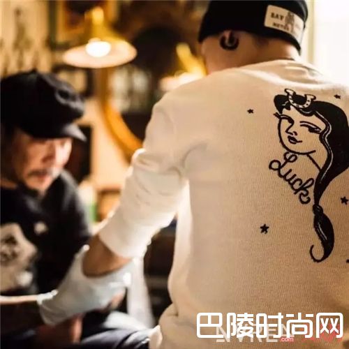 GLAD HAND & Co白T恤介绍_这三个品牌的白T恤 定能让你穿出夏天的味道