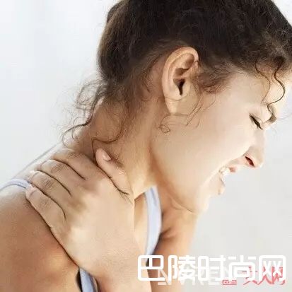 颈部姿态矫正_教你做颈部护理 怎样才能有迷死人的天鹅颈？