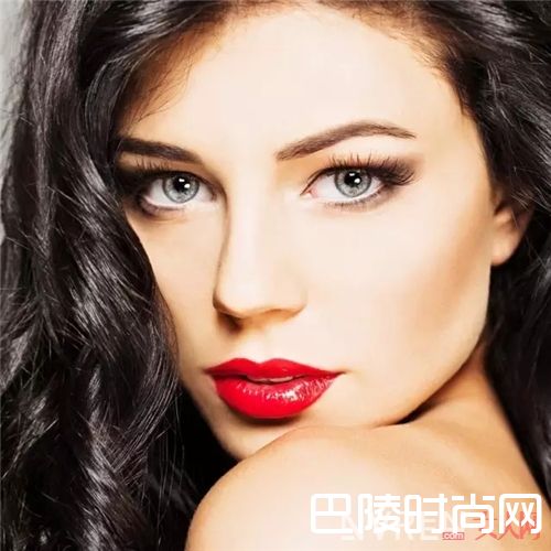 精心打扮该做点什么_不化妆也能很漂亮！首先你要做到这几点