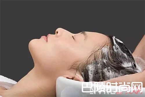 精心打扮该做点什么_不化妆也能很漂亮！首先你要做到这几点