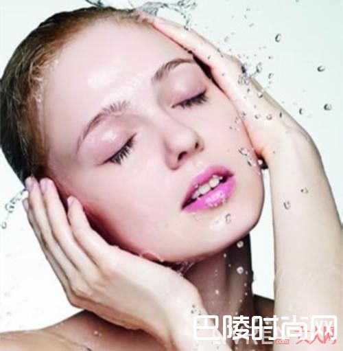 油性皮肤早上如何护肤最有效_女人千万不能忽略这5点！早晨要做好护肤很重要