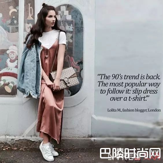 白T配吊带裙_最简单的白T+裙子 让你舒适又有女人味！