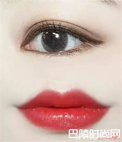 晶亮金色与酒红的搭配_365天妆容不重复！从学会这些眼唇搭配技巧开始