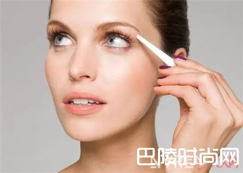 精心打扮该做点什么_不化妆也能很漂亮！首先你要做到这几点