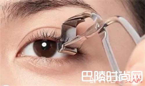 精心打扮该做点什么_不化妆也能很漂亮！首先你要做到这几点