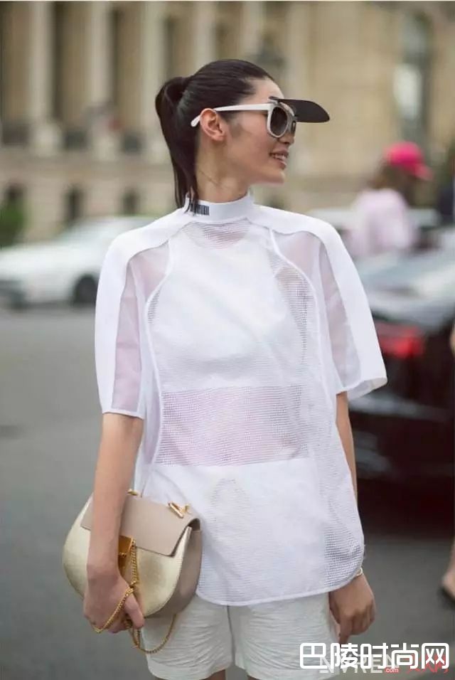 透视装内衣的类型_觉得内衣外穿太夸张？那是你没穿对！