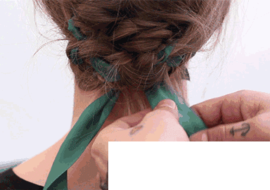 怎样打造唯美的丝带编发_撩汉大招，5款最令男生心跳加速的发型都在这里了！