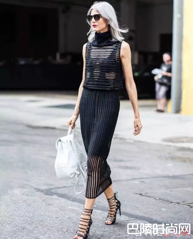 透明内搭款内衣_觉得内衣外穿太夸张？那是你没穿对！