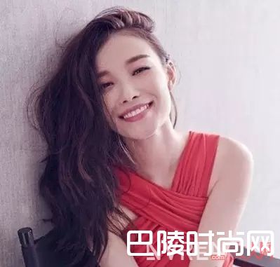 怎么样打造随性又自然的大偏分_撩汉大招，5款最令男生心跳加速的发型都在这里了！