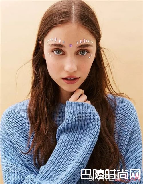 Bershka美妆介绍_它们曾经霸占你的衣柜 现在连你的美妆也不放过！