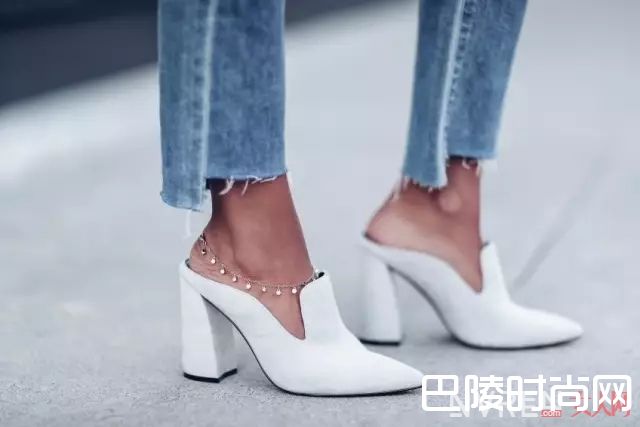 磨边牛仔裤如何搭配_据说这是“最时髦”的牛仔裤，今天我就来破解一下