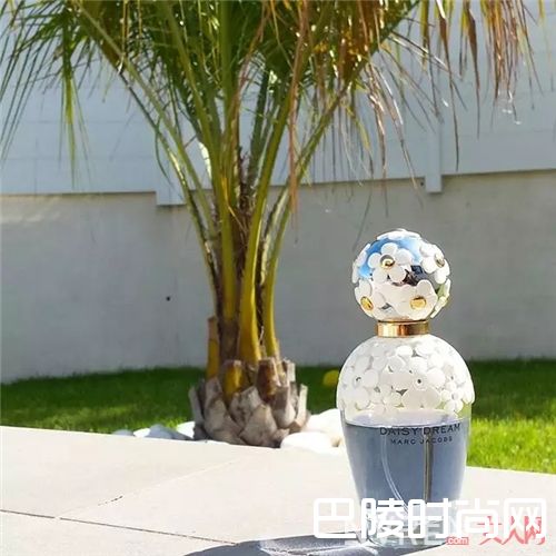 Marc Jacobs香水介绍_8款适合春夏的香水 让你拥有属于自己的“签名香”