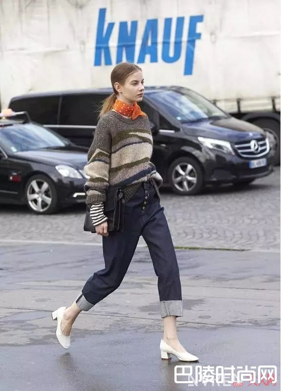 奶奶鞋是什么_2017最火的五双“丑鞋”,你穿了吗?