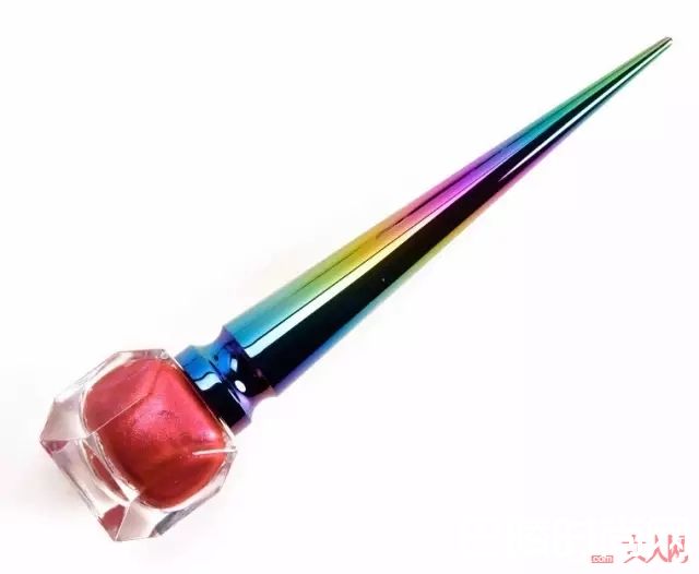 CL指甲油糖果红试色_口红圈的超级贵妇，CL萝卜丁又出超美貌裸色系新品口红！