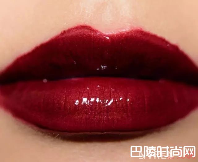 CL唇釉COLIBRETTA和CASANOVELLA试色_口红圈的超级贵妇，CL萝卜丁又出超美貌裸色系新品口红！