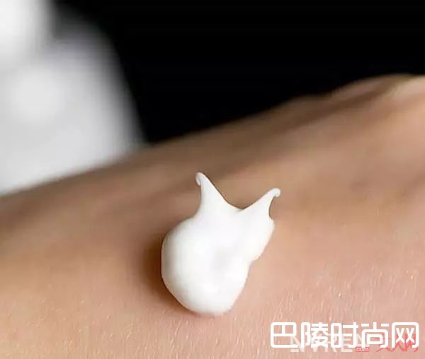 如何去除背部痘痘_夏天来临之前，如何让肉体变得更迷人？